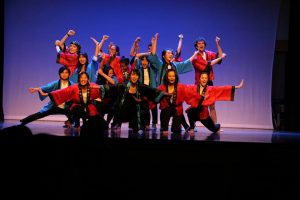 performing-japanese-traditional-dance-at-middlebury-college