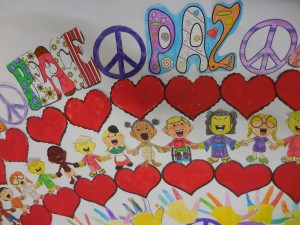 Parte de un cártel de los niños de un colegio bilingüe en la Comunidad de Madrid para el día de la paz